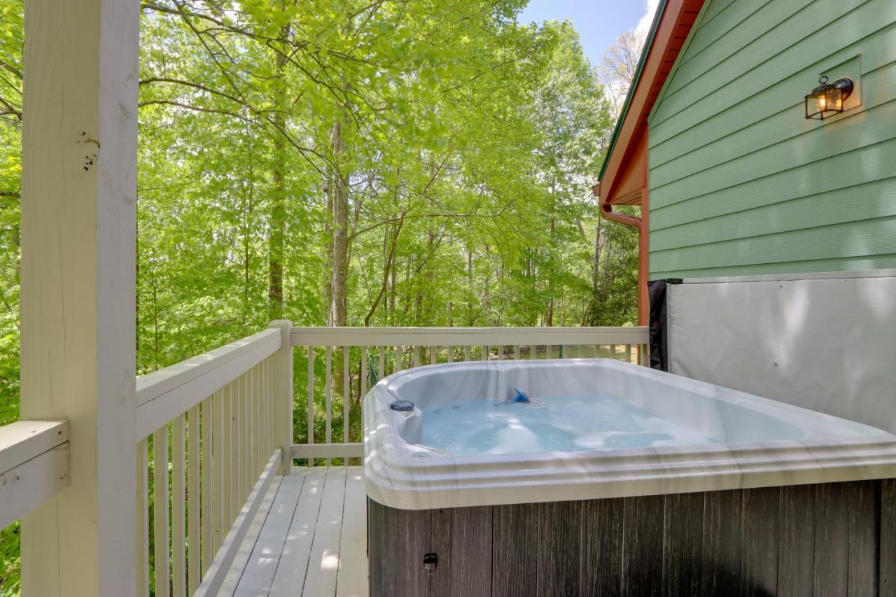 Blue Ridge Getaway With Hot Tub And Seasonal View! Villa Buitenkant foto