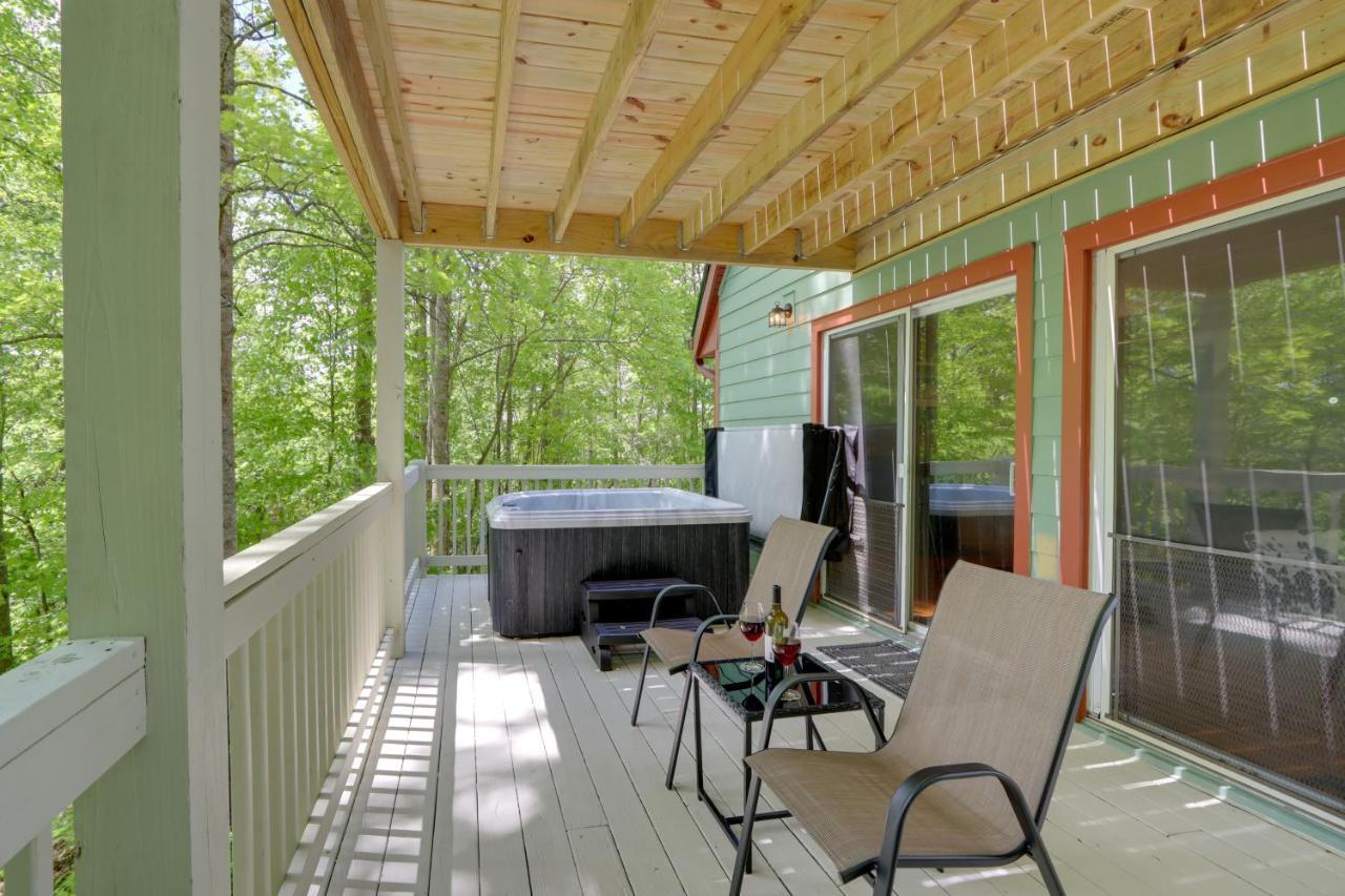 Blue Ridge Getaway With Hot Tub And Seasonal View! Villa Buitenkant foto